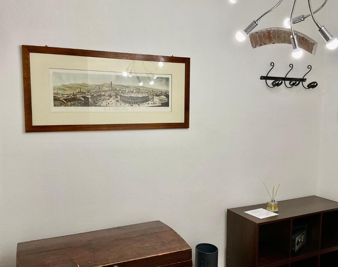 City Centre Life Apartment Верона Экстерьер фото