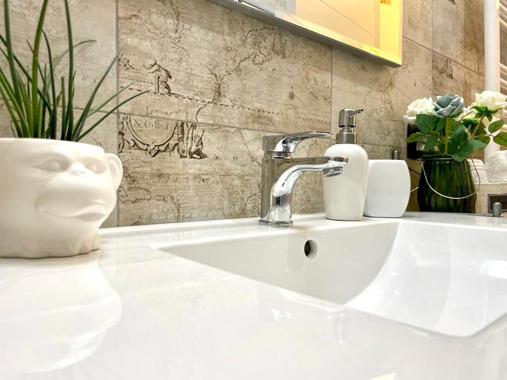 City Centre Life Apartment Верона Экстерьер фото